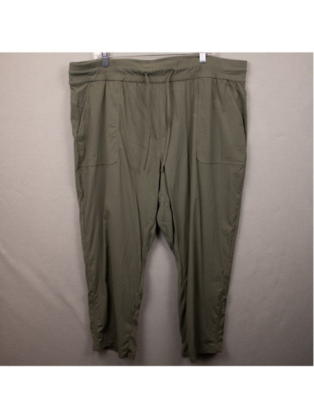 Lululemon Beyond The Studio olive green crop pants-20